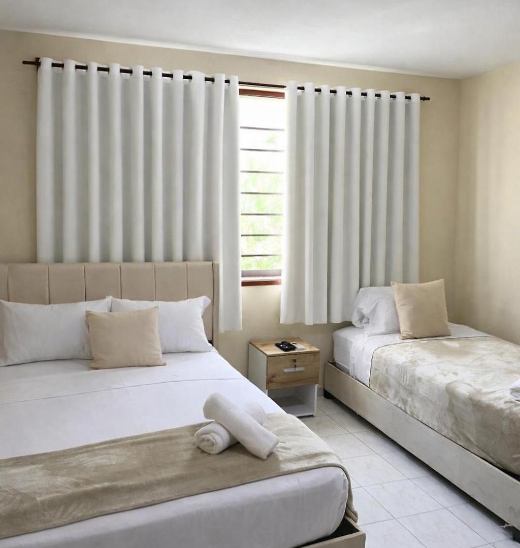 Ladymar Hotel
