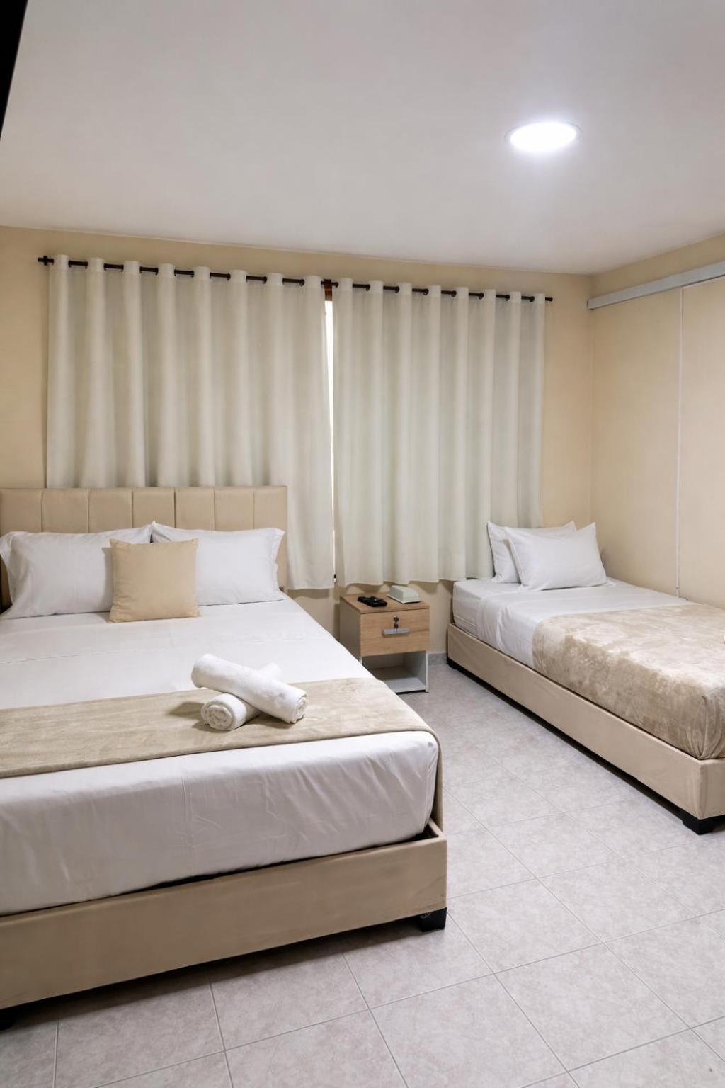 Ladymar Hotel