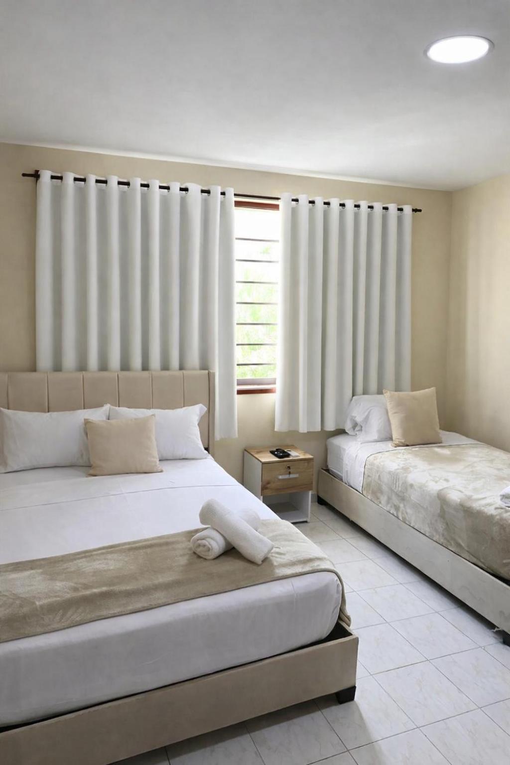 Ladymar Hotel